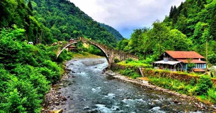 <p><strong>Rize</strong></p>

<p> </p>

<p><strong>Aldığı göç sayısı: 24 347 kişi</strong></p>
