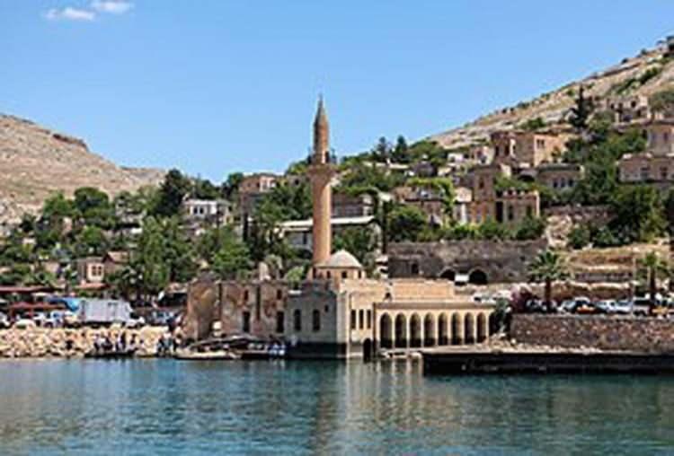 <p><strong>Şanlıurfa</strong></p>

<p> </p>

<p><strong>Aldığı göç sayısı: 63 205 kişi</strong></p>
