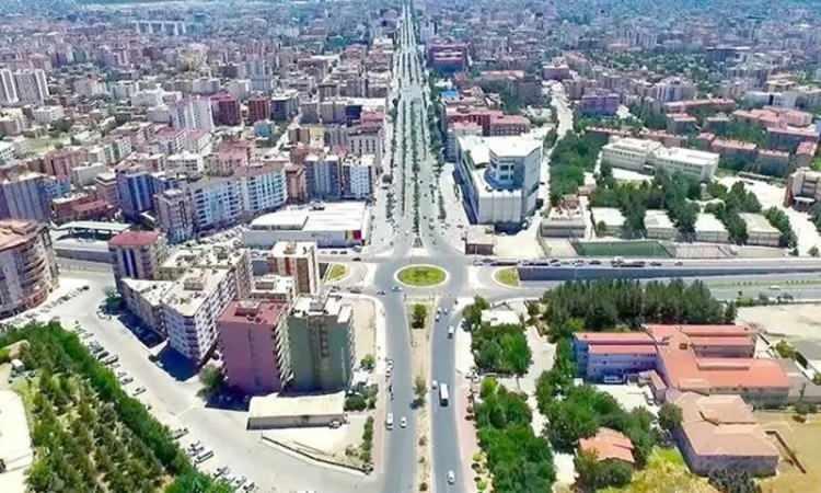 <p><strong>Batman</strong></p>

<p> </p>

<p><strong>Aldığı göç sayısı: 27 888 kişi</strong></p>
