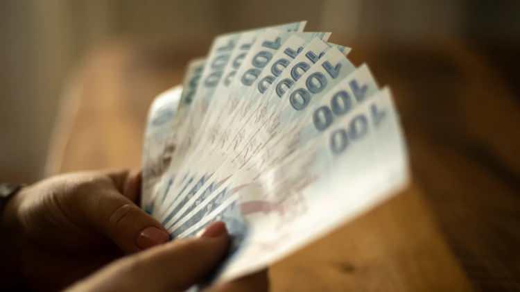 <p><strong>Türkiye genelinde 2023 vergilendirme dönemi için her bir mükellef ortalama 150 bin 265 TL matrah beyanında bulunmuş ve bu matrah üzerinden ortalama 45 bin 255 TL gelir vergisi tahakkuk ettirilmiştir."</strong></p>

<p> </p>

