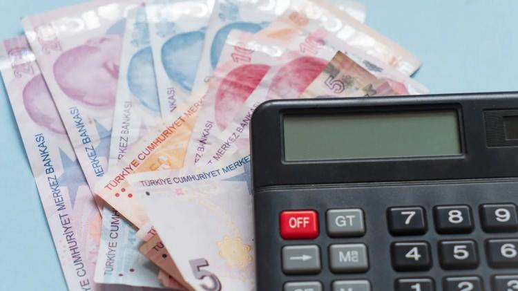 <p><strong>"Verilen yıllık gelir vergisi beyannameleri ile 682 milyar 451 milyon 749 bin 283 TL matrah beyan edilmiş ve beyan edilen bu tutar üzerinden 205 milyar 531 milyon 271 bin 153 TL gelir vergisi tahakkuk ettirilmiştir.</strong></p>

<p> </p>
