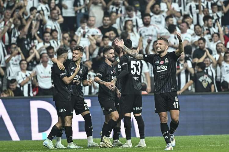 <p>UEFA Avrupa Ligi'nde yer alan Beşiktaş ise Lugano'yu 5-1 mağlup ederek adını lig aşamasına yazdırdı. </p>
