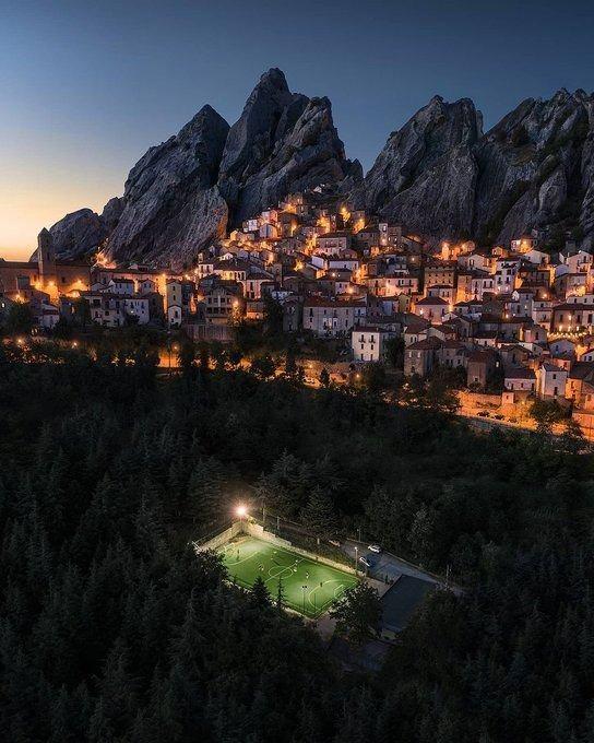 <p>Castelmezzano, İtalya</p>