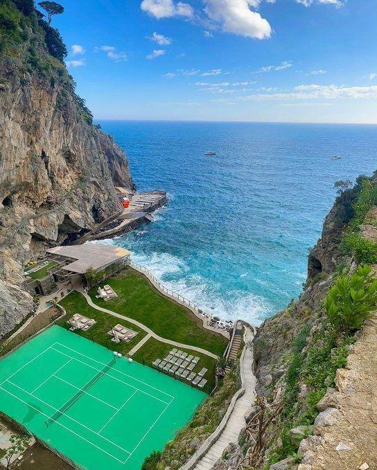 <p>San Pietro Tenis Sahası, Positano, İtalya</p>