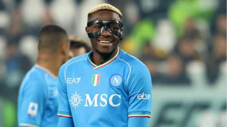 <p>Galatasaray'ın, Napoli'nin dünyaca ünlü santrforu Victor Osimhen'i kiralık olarak transfer etmek için anlaşması dünya basınında da büyük ses getirdi.</p>
