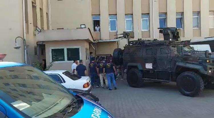 <p>Gazeteci Emrullah Erdinç, Narin Güran'ın ailesinin cezaevindeki amcayı ziyarete gittiğini açıkladı. Ayrıca Salim Güran'ın avukatı tutukluluğa itiraz etti.</p>
