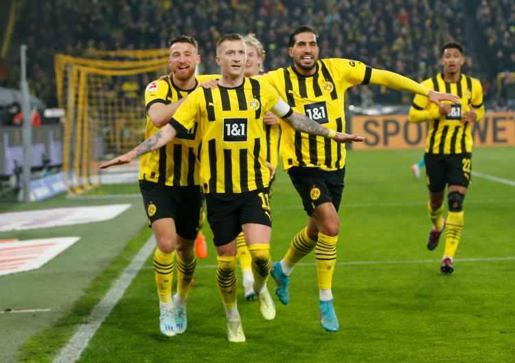 <p>En iyi kulüp adayları:<br />
<br />
Borussia Dortmund (Almanya)</p>