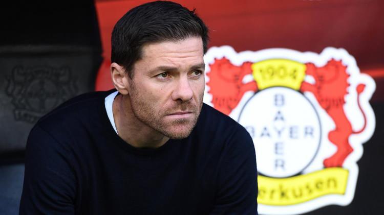 <p>Yılın en iyi erkek teknik direktörü adayları:<br />
<br />
Xabi Alonso (Bayer Leverkusen)</p>
