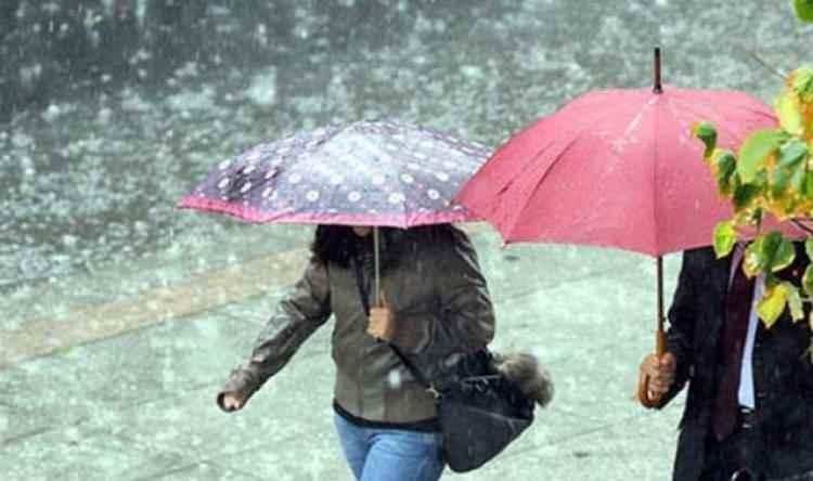 <p>TRABZON 23°C, 28°C</p>

<p>Parçalı, yer yer çok bulutlu, yarın (Perşembe) sabah saatlerinden sonra aralıklı sağanak ve gök gürültülü sağanak yağışlı</p>
