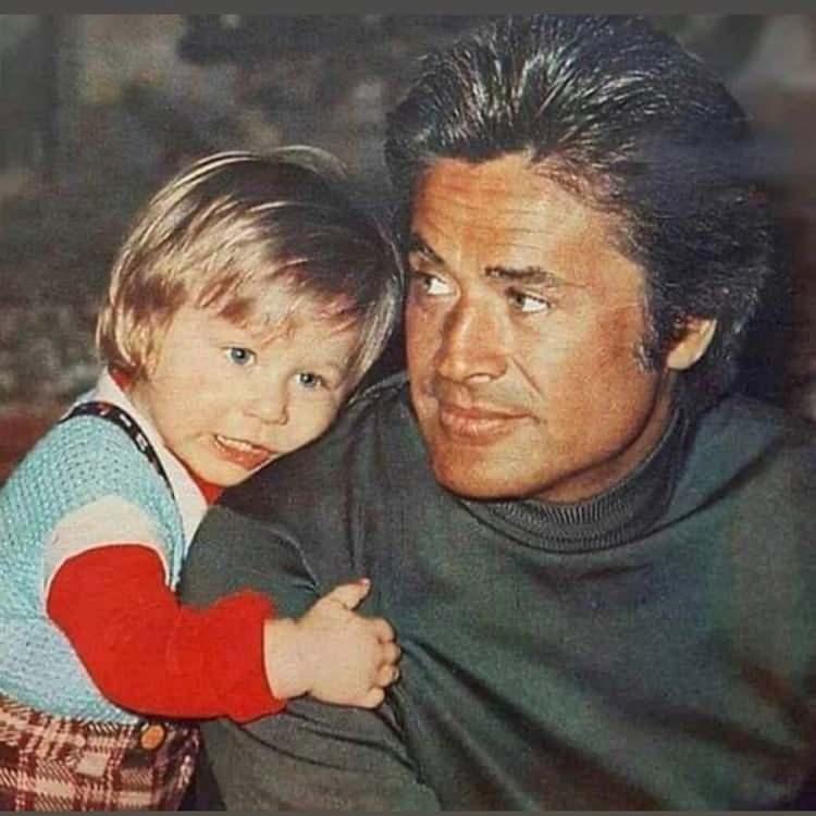 <p>İşte Cüneyt Arkın'ın oğlu Murat Arkın'ın o fotoğrafları...</p>