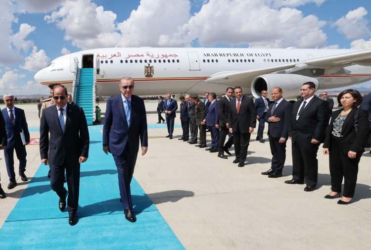 <p>Cumhurbaşkanı Recep Tayyip Erdoğan, Sisi'yi başkent Ankara'da kabul etti. </p>