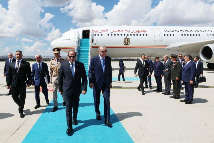 <p>Mısır'dan Türkiye'ye 14 senenin ardından devlet başkanı düzeyindeki ziyaret, beklendiği gibi hem Arap medyasında hem de dünya medyasında yakından izleniyor.</p>

<p> </p>
