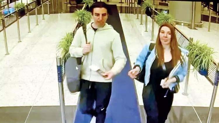 <p>Cihantimur'un avukatları, <strong>"m&uuml;vekkillerinin kaldığı tutukevinin şartlarının &ccedil;ok k&ouml;t&uuml;"</strong> olduğunu savunarak, ev hapsi veya yerlerinin değiştirilmesi talebinde bulunmuş ancak 21 Haziran'da yapılan ikinci duruşmada hakim bunu reddetmişti.</p>
