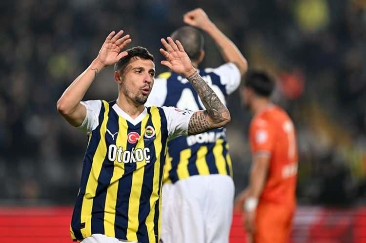 <p>Son olarak sarı-lacivertlilerin Milan'dan 3.5 milyon euro zrounlu satın alma opsiyonu ile kadrosuna kattığı Rade Krunic ise bedelsiz olarak Kızılyıldız'ın yolunu tuttu.</p>