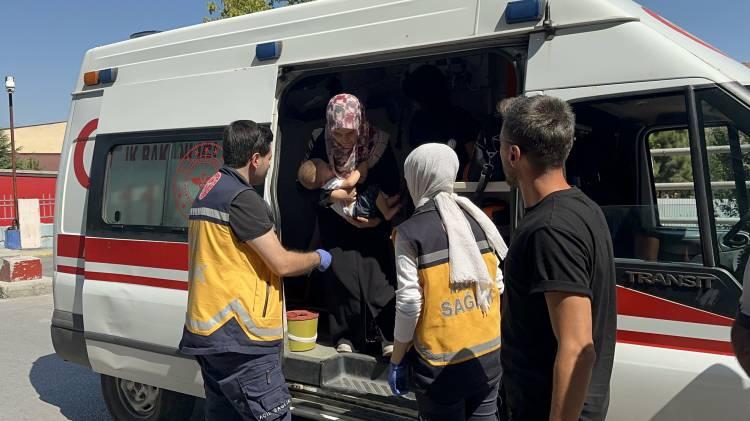 <p>Elif B.'nin iki bacağı 6 gün arayla diz kapağının üzerinden kesildi. Öte yandan, Elif B.'nin ameliyatlardan önce, "Bacağım kesilirse ne yaparım, nasıl yürürüm" diyerek ağladığı ve psikolojik destek aldığı bildirildi.</p>
