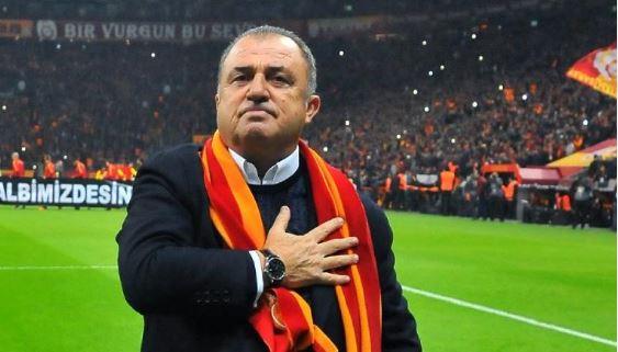 <p><strong>Yarışmacının verdiği yanıt ise Galatasaray taraftarlarını çıldırttı.</strong></p>
