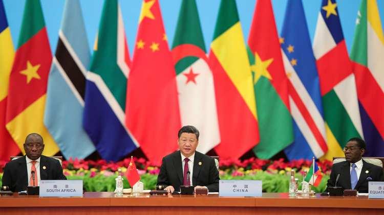 <p><strong>- FOCAC</strong></p>

<p>Çin ile Afrika ülkeleri arasında çok taraflı işbirliği mekanizması olan FOCAC, ilk kez 2000'de Pekin'de düzenlenen zirve ile başlamıştı. O yıldan bu yana her 3 yılda bir düzenlenen forumlar sırasıyla Çin'de ve Afrika ülkelerinde yapılıyor.</p>
