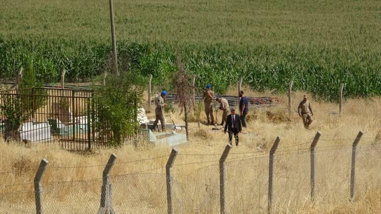 <p>Narin Güran soruşturması kapsamında 21 kişi gözaltına alındı.</p>
<p>Gözaltına alınan 21 kişi içerisinde Narin'in annesi, akrabaları dahil birçok kişi sorgulanıyor.</p>