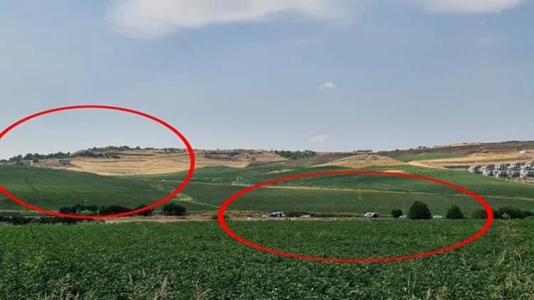 <p>Öte yandan,</p>
<p>Narin Güran'ın cesedinin çuval içerisinde bulunması ve gelen ısrarlı ihbarlar akıllarda bazı soru işaretlerine neden oldu.</p>
<p>İhbarı yapan kişinin tam konum vermesi, köyde yaşayan birilerinin cinayeti bildiği yönündeki iddiaları artırdı.</p>
<p>Cansız bedenin çuval içerisinde bulunması, cinayetin başka bir yerde işlendiğini gösteriyor.</p>