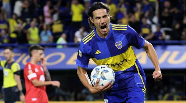 <p>Cavani / 439<br />
<br />
- Uruguay</p>
