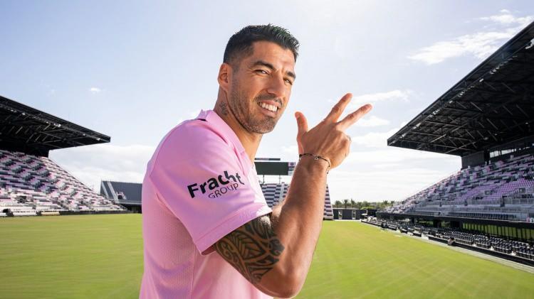 <p>Luis Suarez / 578 <br />
<br />
- Uruguay</p>