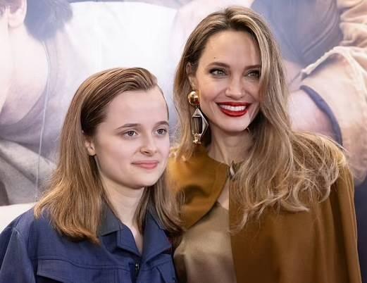 <p><em><strong>'Malefiz' </strong></em>filminde Angelina Jolie, kızı Vivienne Jolie-Pitt ile kamera karşısına geçti. </p>
