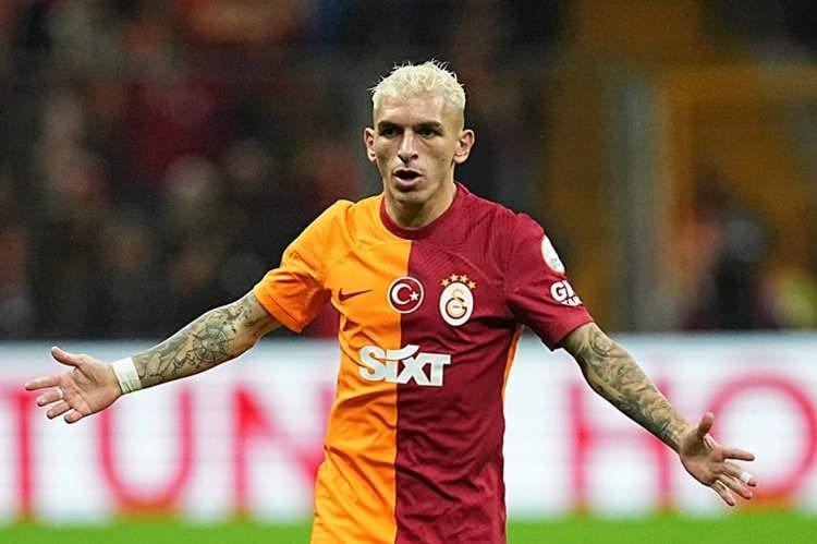 <p>* Lucas Torreira - Galatasaray (2022)</p>
