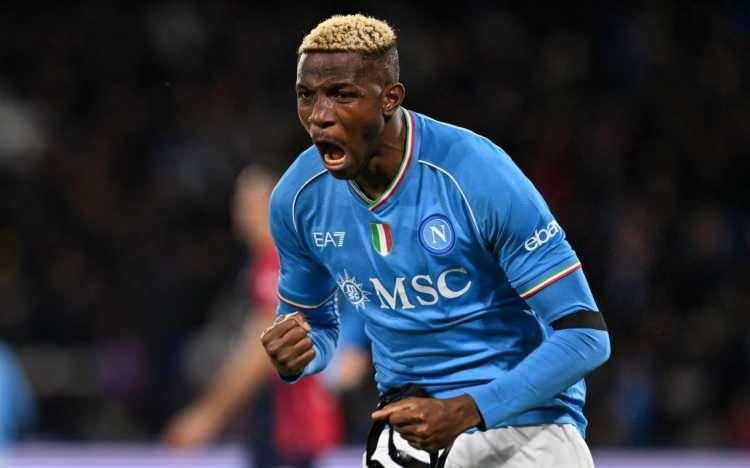 <p><strong>The Sun: </strong>"T&uuml;rkiye şampiyonu Galatasaray, Osimhen'i sezon sonuna kadar kiralamak i&ccedil;in cesur bir hamle yaptı."</p>
