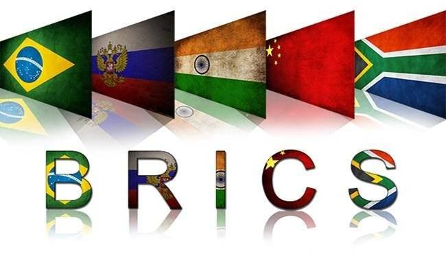 <p>2010 yılında Güney Afrika’nın da katılımıyla "BRICS" adını aldı. Uluslararası Para Fonu (IMF) verilerine göre, BRICS’in ekonomik büyüklüğü, 2023'te 5 yeni üyenin katılımıyla 29.5 trilyon doları aşarak küresel ekonomide yüzde 28'lik bir paya ulaştı.</p>
