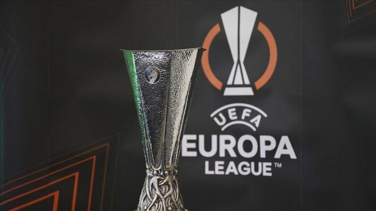 <p>UEFA Avrupa Ligi'nde şampiyonluk oranları da açıklandı. İngiltere Premier Lig ekiplerinden Tottenham favori olarak gösterilirken, Galatasaray ve Fenerbahçe listenin 7. sırasında yer aldı. Beşiktaş ise sıralamanın 10. sırasında yer aldı.</p>
