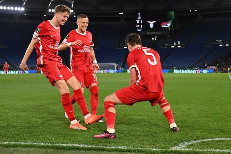 <p>9- Az Alkmaar: 30</p>