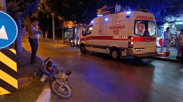 <p>Antalya’da iki motosikletin karıştığı kazada sürücülerden biri 1.84 promil alkollü çıktı. Aynı sürücü 3'üncü kez alkollü ve ehliyetsiz araç kullanmaktan 25 bin 540 lira para cezasına çarptırıldı.</p>

<p> </p>
