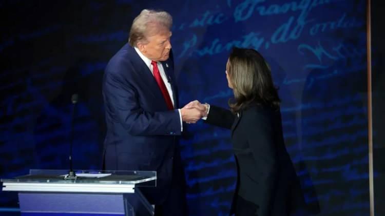 

<div kimliği="ag-1726053519711"> </div>
<p>

</p>
<p>Biden’ın Kamala Harris’i ABD başkan adayı göstermesinin ardından Trump ile gerçekleşecek olan münazara dört gözle bekleniyordu. Zira Biden, Trump ile çıktığı münazara yayını sonrası yarıştan çekilme kakarı almıştı.</p>
<p>

</p>
<p>
Ve Kamala Harris – Donald Trump arasındaki ilk münazara gerçekleşti.</p>
<p>

</p>
<p> </p>
<p>
<script src="https://www.haber7.com/dunya/haber/chrome-extension://lopnbnfpjmgpbppclhclehhgafnifija/aiscripts/script-main.js"></script>“/><br />
													</figure>
</p></div>
<p>								<!-- Gallery Content --></p>
<div class=