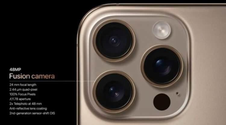 <p><span style="color:#B22222"><strong>IPHONE 16 PRO VE PRO MAX</strong></span></p>

<p>Apple, özünde "Apple Intelligence" ile tasarlanan iPhone 16 Pro ve iPhone 16 Pro Max'i resmi olarak tanıttı.</p>

<p>iPhone 16 Pro yeni bir tasarım, daha büyük ekranlar ve daha fazlasını sunuyor.</p>

<p>Pro ve Pro Max cihazlarında her zamankinden daha ince çerçeveler olduğu, ProMotion, Always-On Display'i desteklediği ve çizilmelere karşı koruma sağlamak için seramik kalkanı olduğu kaydedildi. </p>

<p>Ayrıca daha güçlü ve çizilmeye karşı daha dayanıklı olan 5. Sınıf Titanyum kullanıyorlar.</p>

<p>Pro için dört renk bulunuyor; Siyah, beyaz, doğal ve yeni bir "çöl titanyumu".</p>

<p><strong>EN İYİ BATARYA ÖMRÜNE SAHİP CİHAZI </strong></p>

<p>Apple, iPhone 16 Pro Max'in şimdiye kadarki en iyi batarya ömrüne sahip cihazı olduğunu söyledi.</p>
