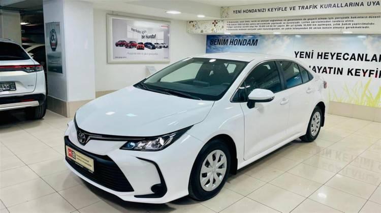 <p> Toyota Corolla 1.5 Vision Plus MDS</p>
<p> </p>
<p>Fiyat: 1 milyon 430 bin TL</p>