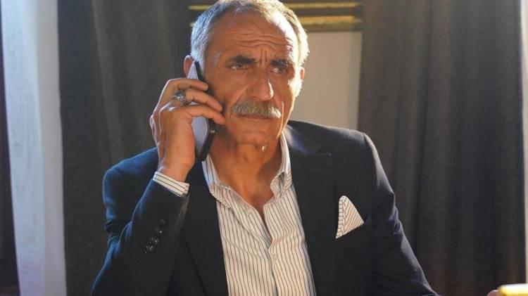 <p>Dizinin oyuncu kadrosunda ise Burak Deniz, Su Burcu Yazgı Coşkun, Gürkan Uygun, Mesut Akusta, Rüçhan Çalışkur, Kenan Bal, Yıldız Kültür, Özlem Türkad, Eren Vurdem, İrem Altuğ, Kerem Aslanoğlu, Emel Çölgeçen, Ecem Çalhan, Nazan Diper, gibi beğeni ile izlenen isimler yer alıyor.</p>
