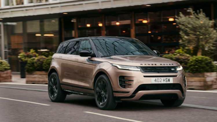 <p><span style="color:#B22222"><strong>RANGE ROVER EVOQUE</strong></span></p>