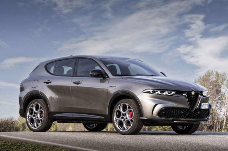 <p><strong><span style="color:#B22222">ALFA ROMEO TONALE</span></strong><span style="color:#B22222"> <strong>(PHEV VERSIYONU)</strong></span></p>