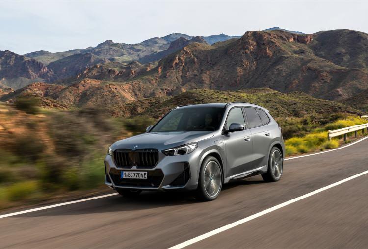 <p><span style="color:#B22222"><strong>BMW X1 xDRIVE30E</strong></span></p>