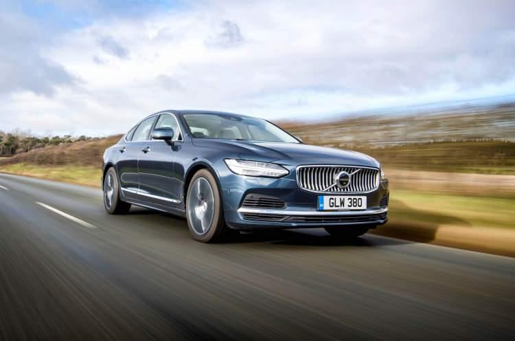 <p><span style="color:#B22222"><strong>VOLVO S90 RECHARGE</strong></span></p>