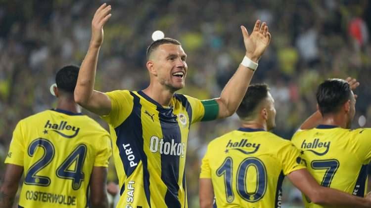 <p>Fenerbahçe, Şampiyonlar Ligi 3. ön eleme turunda Fransız ekibi Lille karşısında aldığı mağlubiyetin ardından yoluna UEFA Avrupa Ligi'nde devam ediyor.</p>
