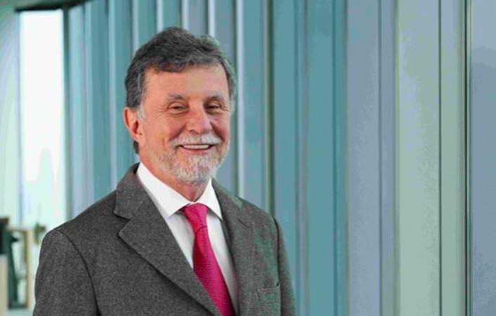 <p> Faruk Eczacıbaşı</p>

<p> </p>

<p>Net varlığı: 1,3 milyar dolar</p>

<p><br />
Listedeki sırası: 2 bin 287</p>
