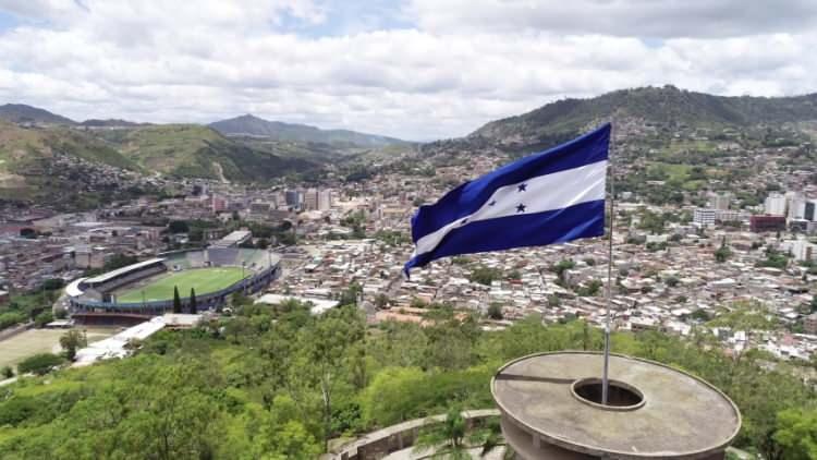 <p><strong><span style="color:#B22222">35) HONDURAS</span> | 428 MİLYON DOLAR</strong></p>