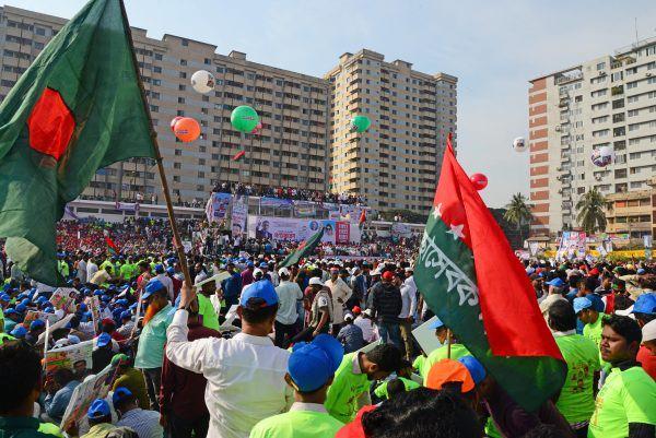 <p><strong><span style="color:#B22222">15)  BANGLADEŞ</span>  |  1.33 MİLYAR DOLAR</strong></p>
