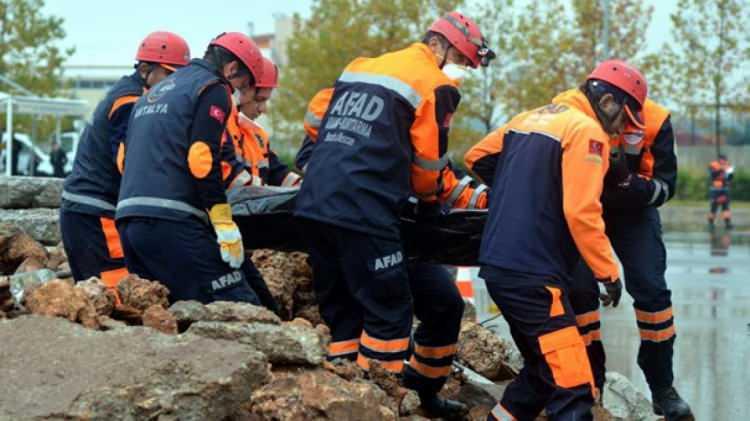 <p>AFAD da bünyesinde istihdam etmek amacı ile lise ve üniversite mezunu personel alacağını açıkladı.</p>
<p> </p>