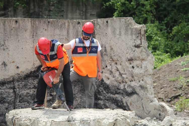 <p>2828 sayılı Sosyal Hizmetler Kanunu kapsamında olmak,</p>
<p> </p>