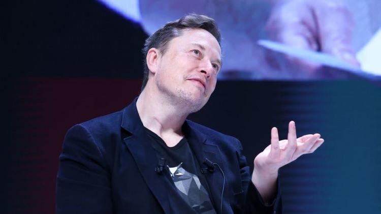 <p><span style="color:#B22222"><strong>SİYASİ DURUŞU TEPKİ ÇEKİYOR</strong></span></p>
<p> </p>
<p>X'in sahibi Elon Musk, sahip olduğu platfromda paylaştığı politik görüşleri ile dikkat çekiyor. Musk'ın raporun yayımlanmasından birkaç gün önce yaptığı paylaşım yine tartışmaların odağı oldu. Eski Fox News sunucusu Tucker Carlson ile sağcı podcaster Darryl Cooper arasındaki röportaja "çok ilginç" yorumu yaptı.</p>