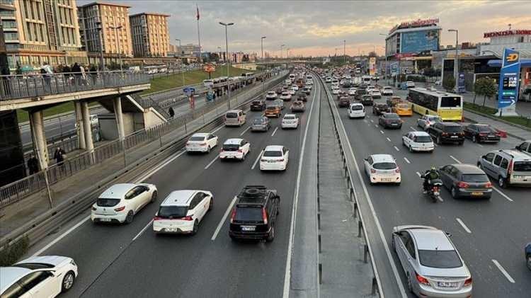 <p>Darphane ve Damga Matbaası Genel Müdürlüğü tarafından araç montajları konusunda yetkilendirilmiş şirketler arasında Türkiye’nin önde gelen teknoloji şirketlerinden biri olan Turpak bulunuyor. Turpak, Taşıt Tanıma Sistemleri alanındaki 25 yıllık tecrübesiyle, 8 milyon aracı ilgilendiren Ulusal Taşıt Tanıma Sisteminin montajları için mevcut servis ağını genişleterek hizmet sunmaya hazır hale geldi. </p>