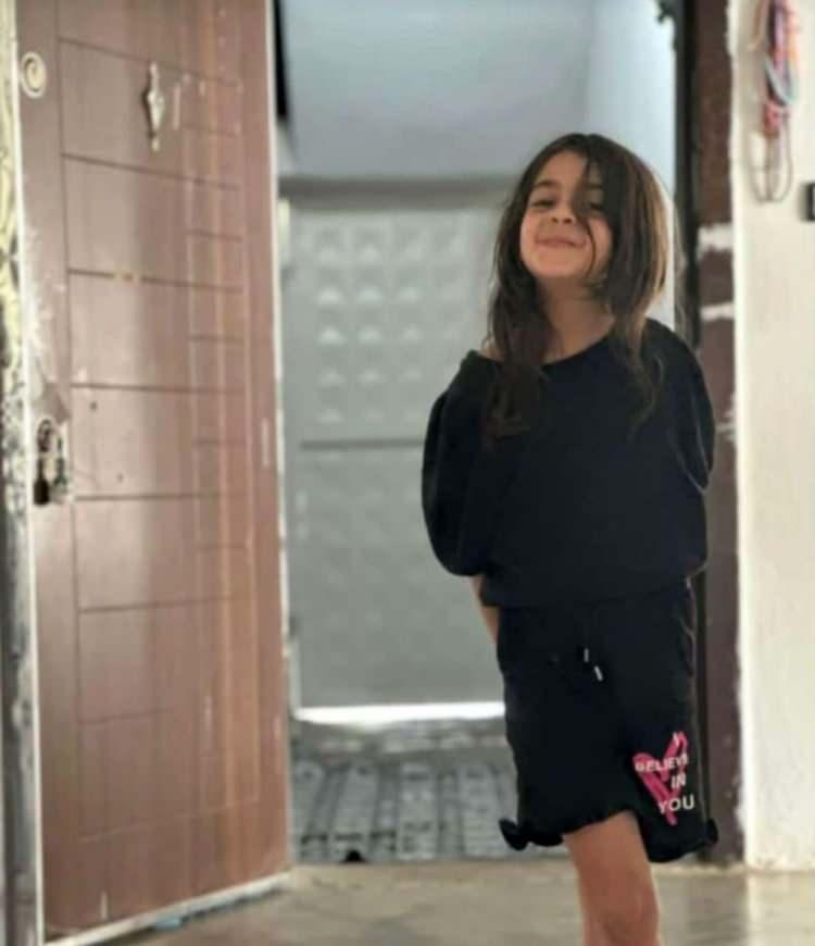 <p><strong>"Evde, aramızda Narin’e dair bir konuşma olmadı hiç, çünkü ailece hep aramalara eşlik ettik"</strong> diyen isim şu ifadeleri kullandı:</p>