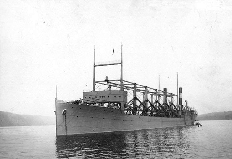 <p><span style="color:#B22222"><strong>2. USS Cyclops (1918):</strong></span></p>

<p>&nbsp;</p>

<p>1918'de, 306 m&uuml;rettebatıyla birlikte kaybolan USS Cyclops, Birinci D&uuml;nya Savaşı sırasında Amerika'nın en b&uuml;y&uuml;k savaş gemilerinden biriydi. Gemi, Barbados'tan Baltimore'a giderken ortadan kayboldu. Geminin kalıntıları bulunamadı ve kaybolmasının nedeni h&acirc;l&acirc; bilinmiyor.</p>
